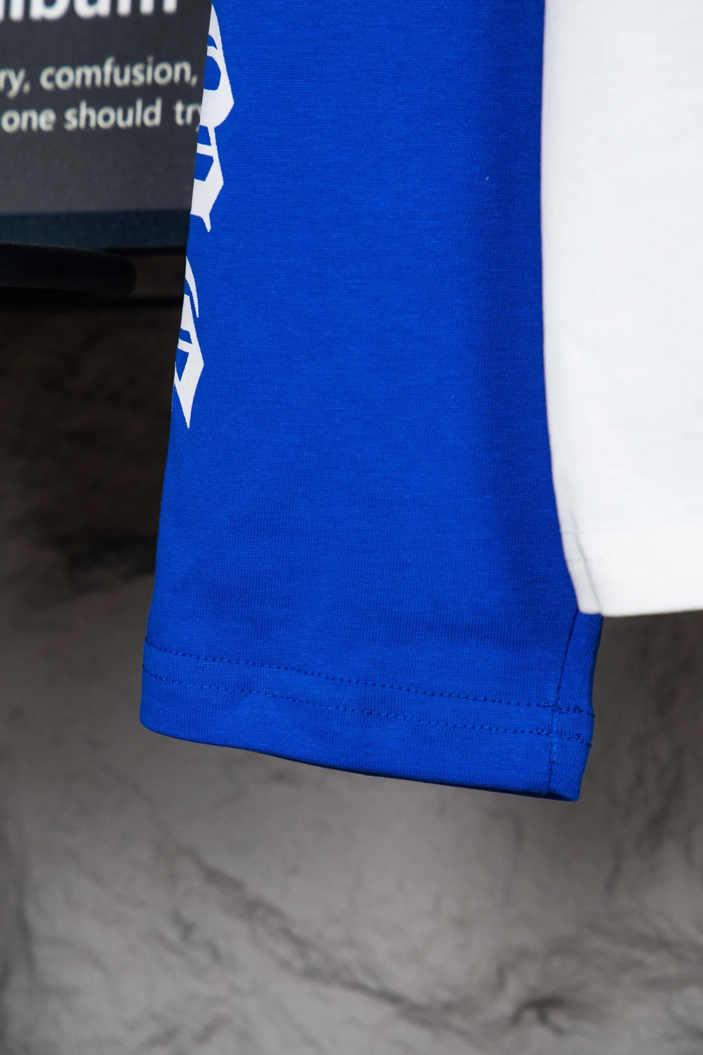 P170 Chrome Hearts/Chrome Hearts 23ss Sanskrit horseshoe splicing print popular long-sleeved T-shirt 260g 85 pure cotton double yarn, skin-friendly, comfortable, soft and breathable. Matching threads, long-lasting washing without deformation. Color: white and black, white and blue -Size: S M L XL